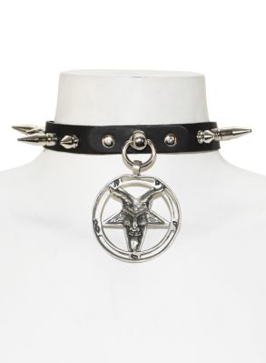 The beast leather spike choker